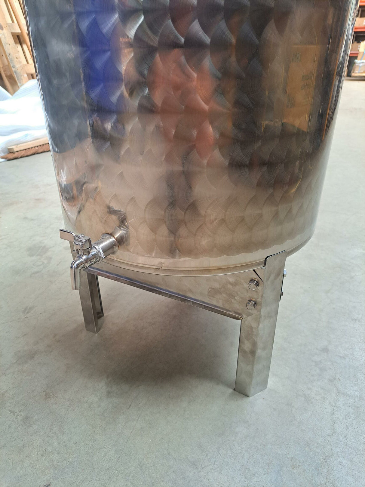 Base with legs Zottel in stainless steel for wine tanks 50-100 liters without legs