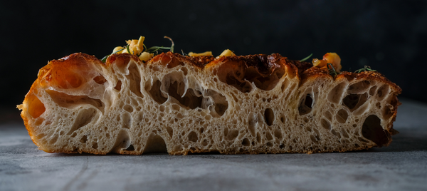 Focaccia recept: een eenvoudig recept voor het perfecte Italiaanse platbrood
