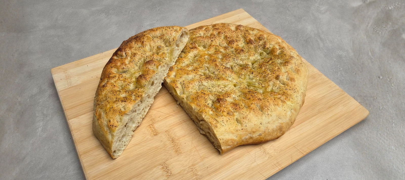 Focaccia recept: Een eenvoudig recept voor het perfecte Italiaanse platbrood