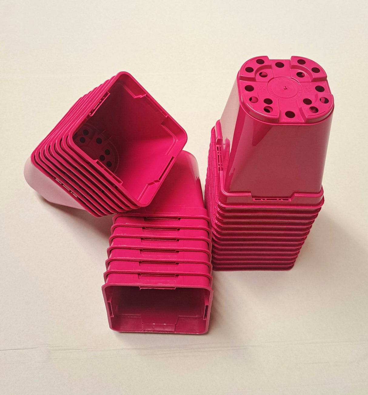 P9 Topf Gemüsegarten Pflanztöpfe Hartplastik 9x9x9,5cm (Menge wählen) - FUCHSIA