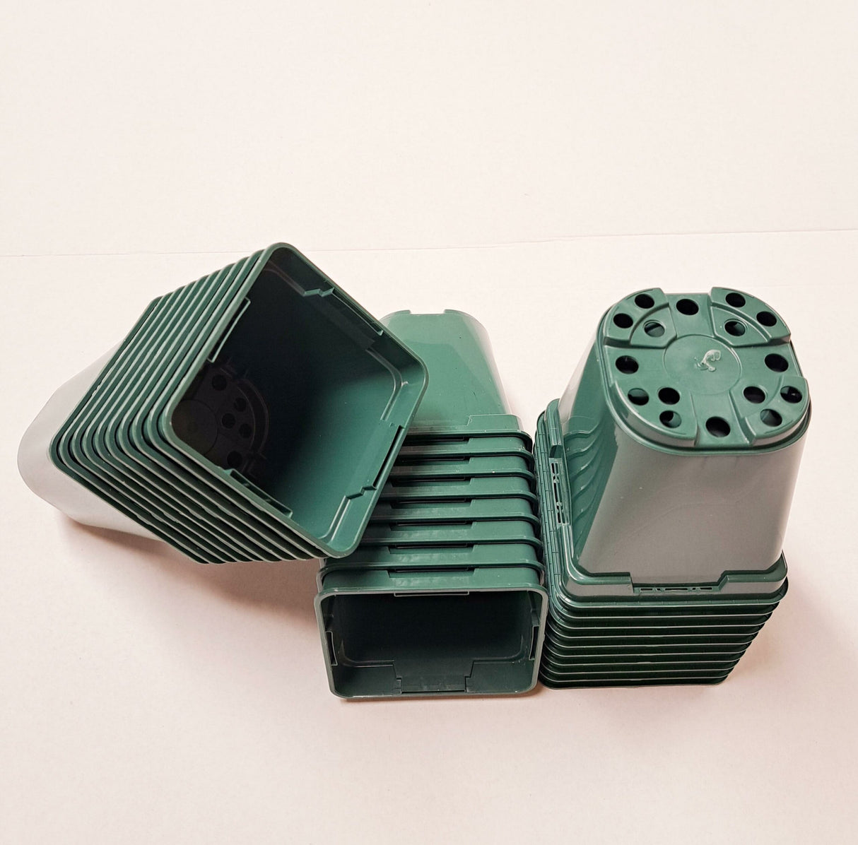 Pot P9 pot potager plastique DUR 9x9x9,5cm (quantité au choix) - VERT